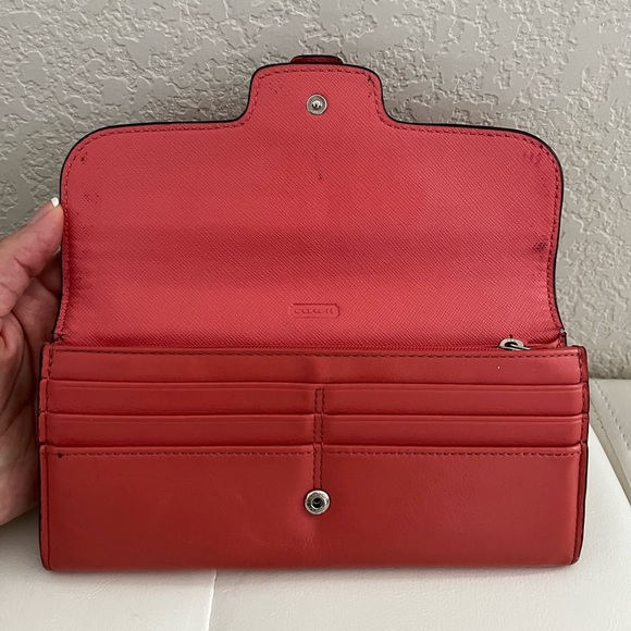 ⚡️Price Drop⚡️ Coach Envelope Wallet- Used - Picture 5 of 10